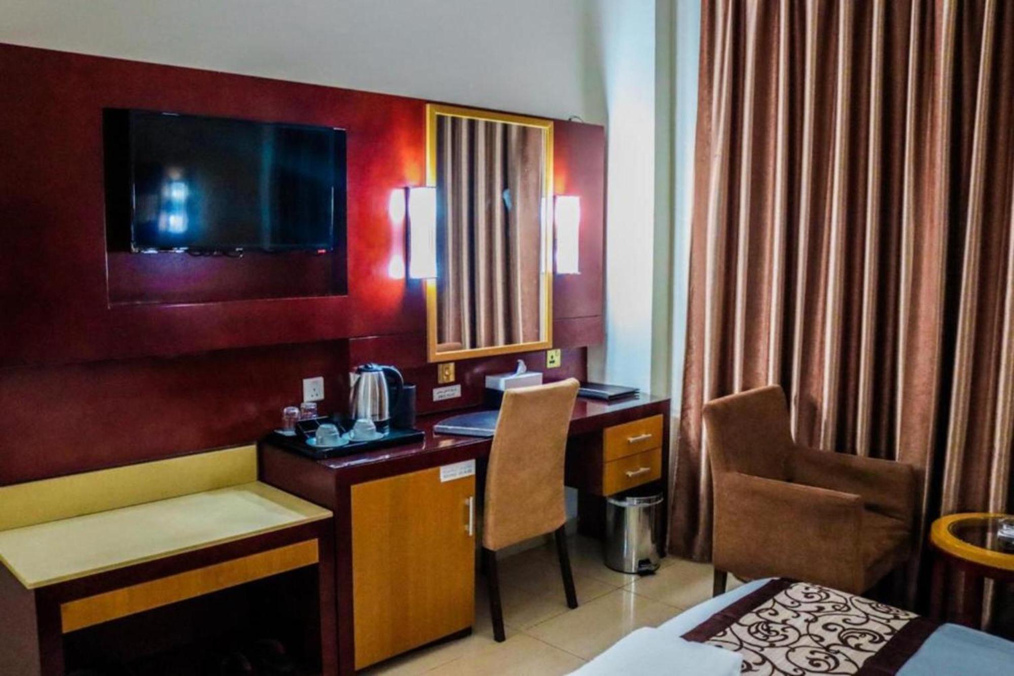 Palette Phoenix Hotel Dubai Exterior photo
